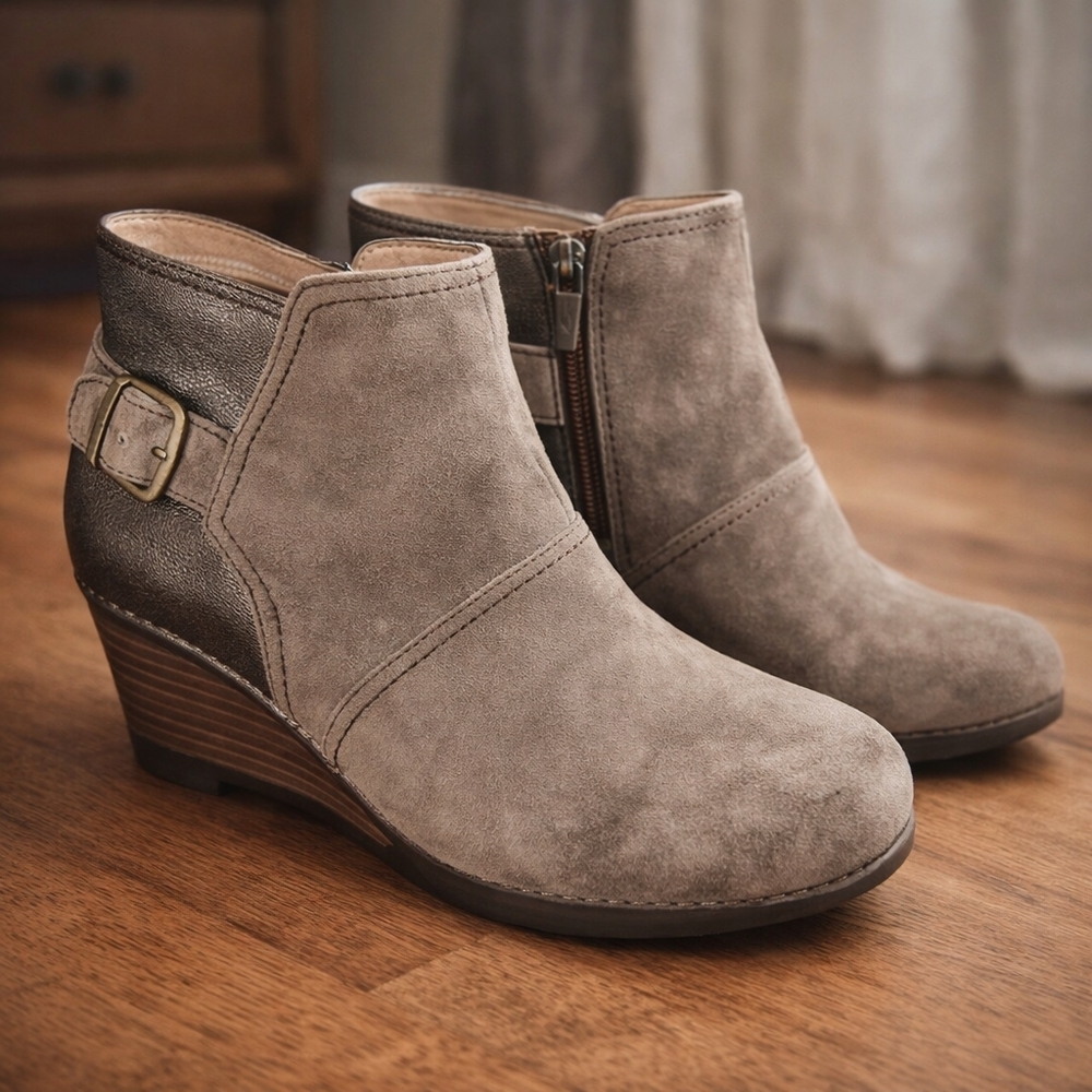 Dansko‎ Taupe Suede Metallic Bronze Leather Wedge Ankle Booties Size 40